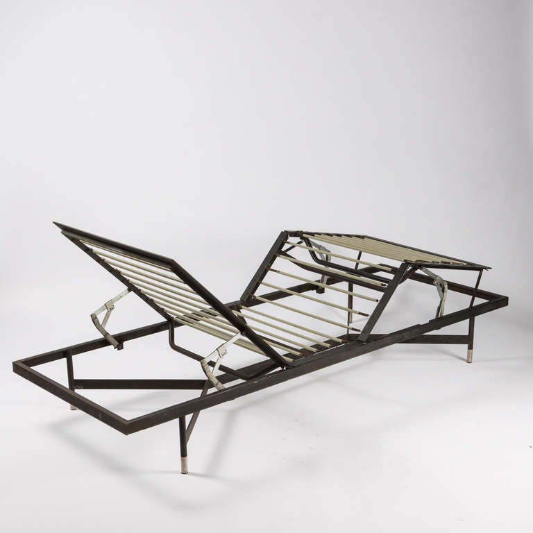 Mid-20th Century Adjustable Daybed in Steel by Ammannati & Vitelli for Rossi di Albizzate For Sale