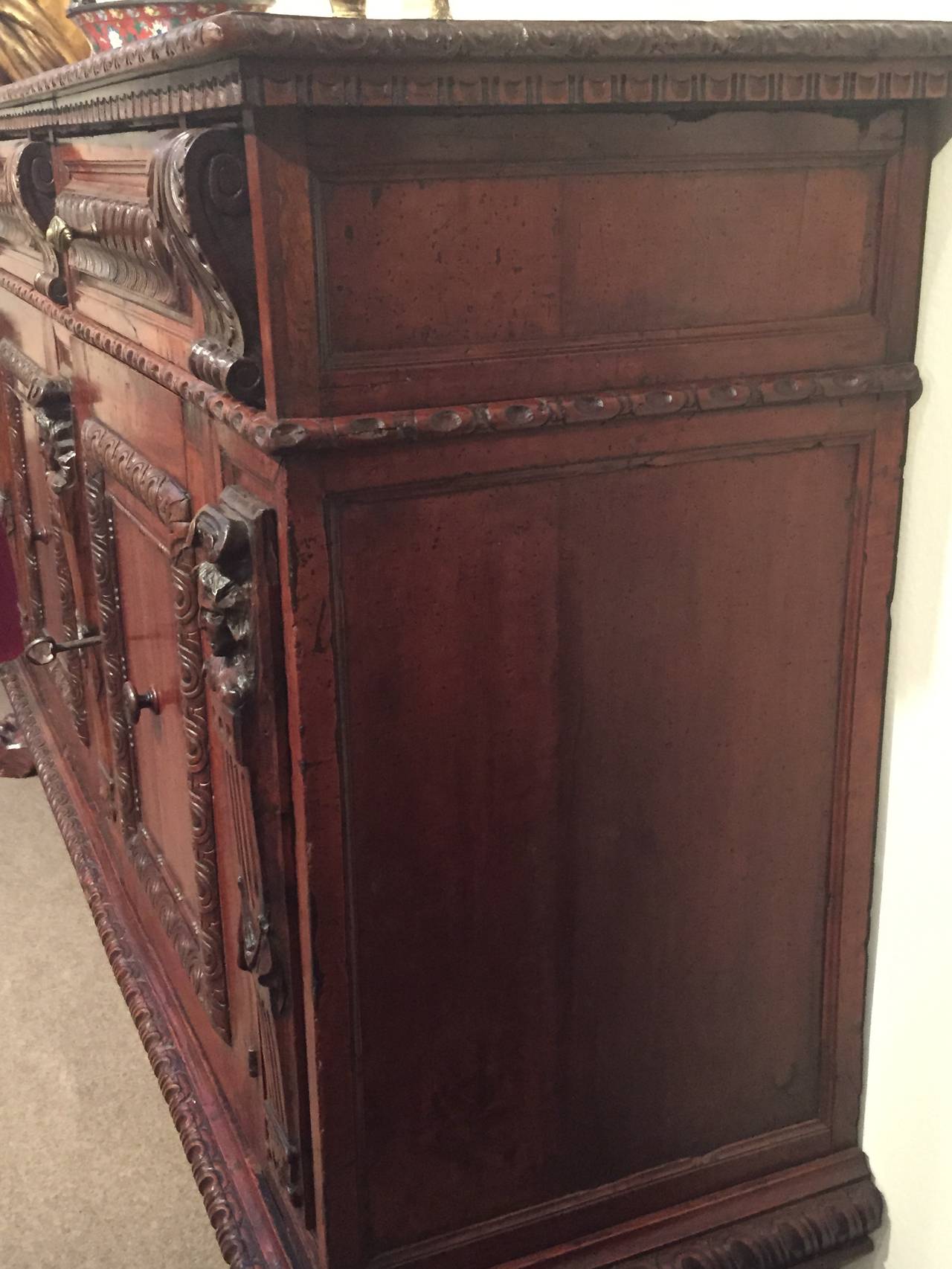 17th Century Credenza from Italy For Sale 1