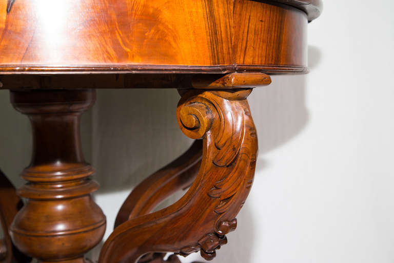 19th Century Walnut Genoese Extendable Table
