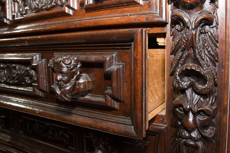 18th Century and Earlier 17th Century Italian Chest of Drawers Made of Walnut For Sale