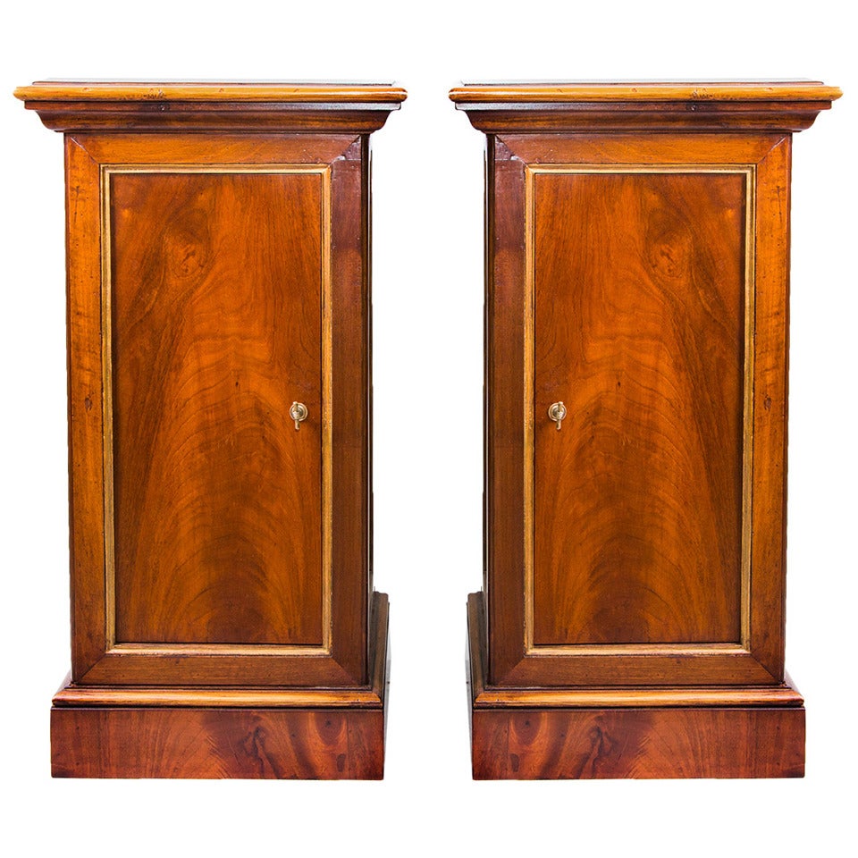 Pair of 19th Century Lombard Walnut Columns For Sale