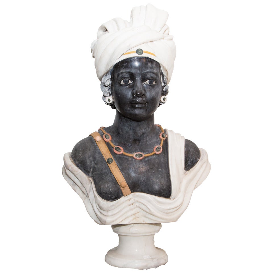 19th Century Italian Marble Bust Representing Odalisque For Sale