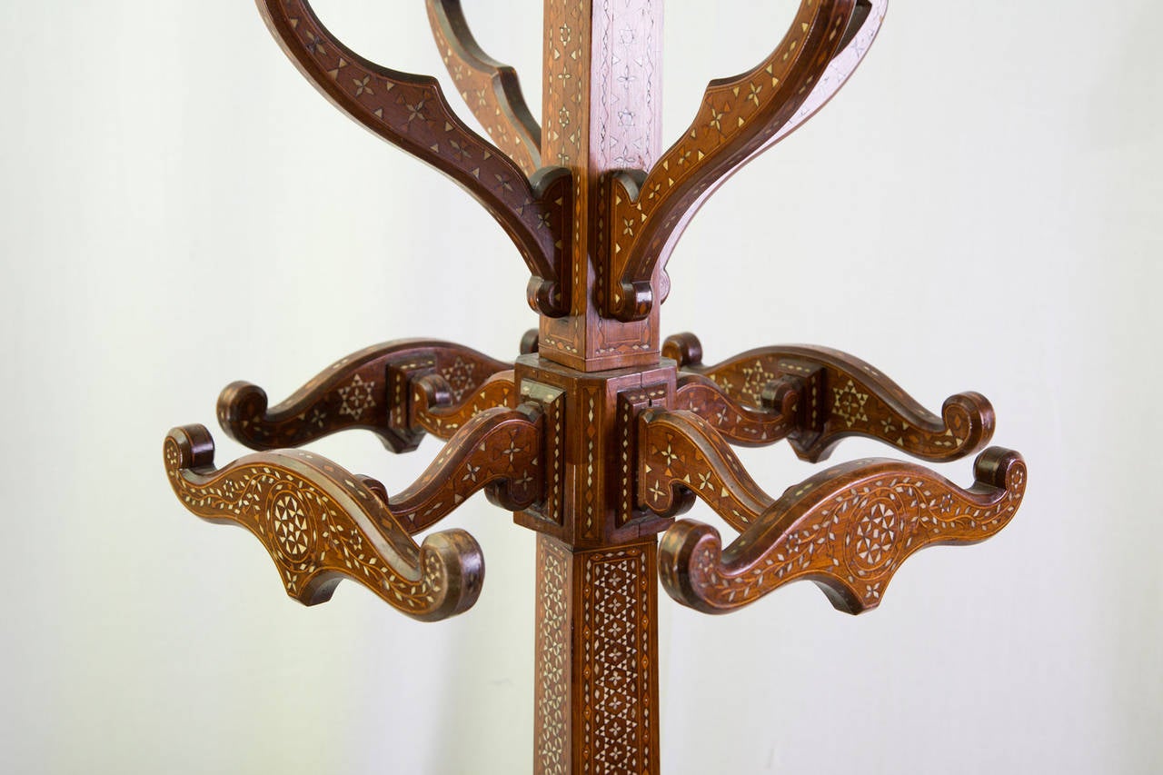 19th Century Italian Standing Coat Hanger with Inlays In Excellent Condition In Moncalvo, IT