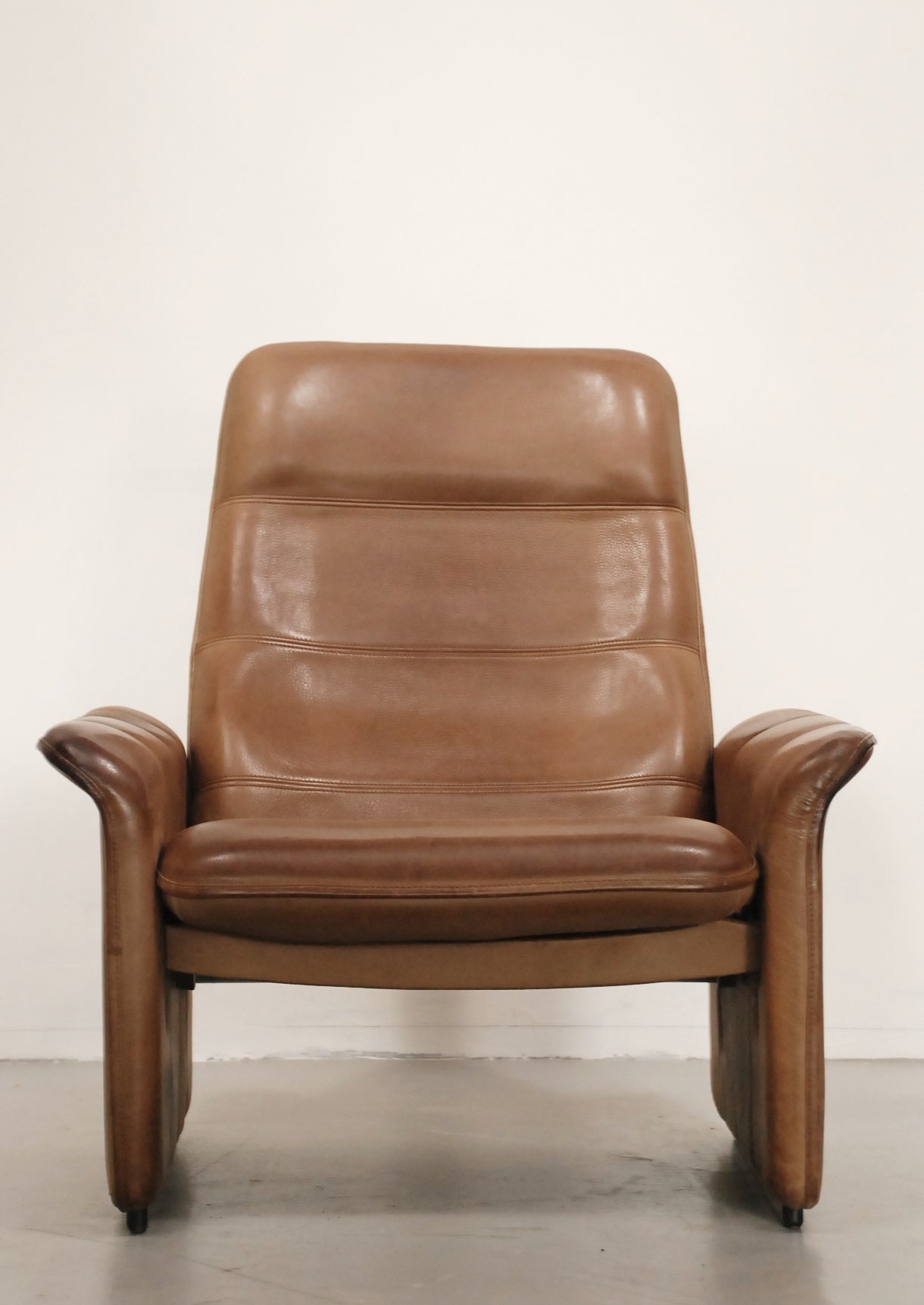 De Sede Adjustable Lounge Chair in Buffalo Leather (incl delivery US) In Excellent Condition For Sale In Rotterdam, NL