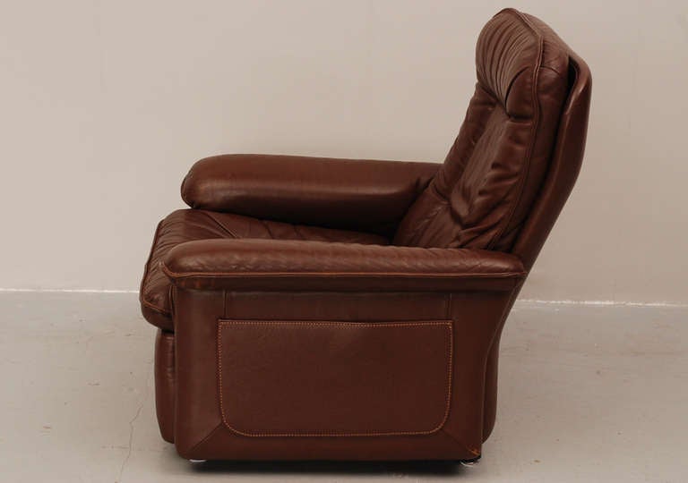 Mid-Century Modern De Sede DS-48 club chair with magazine holder For Sale