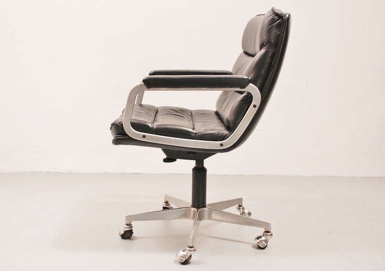 Artifort Office Chair in Black Leather 4