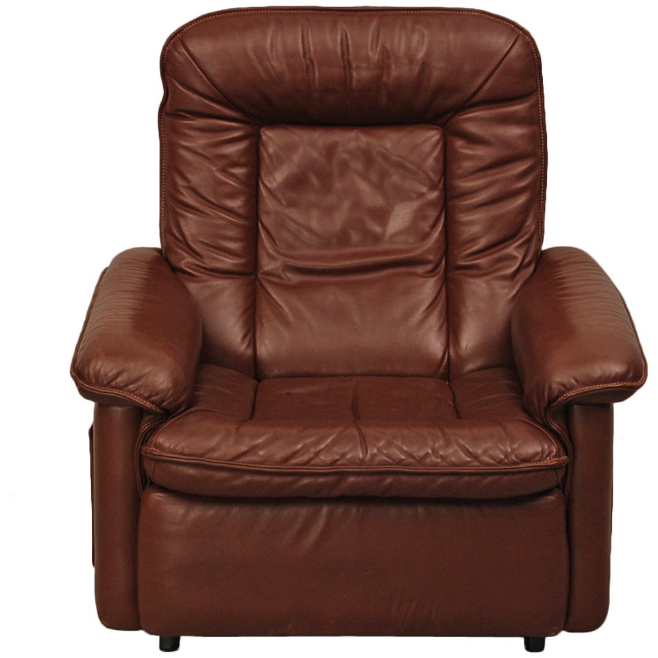 De Sede DS-48 club chair with magazine holder For Sale