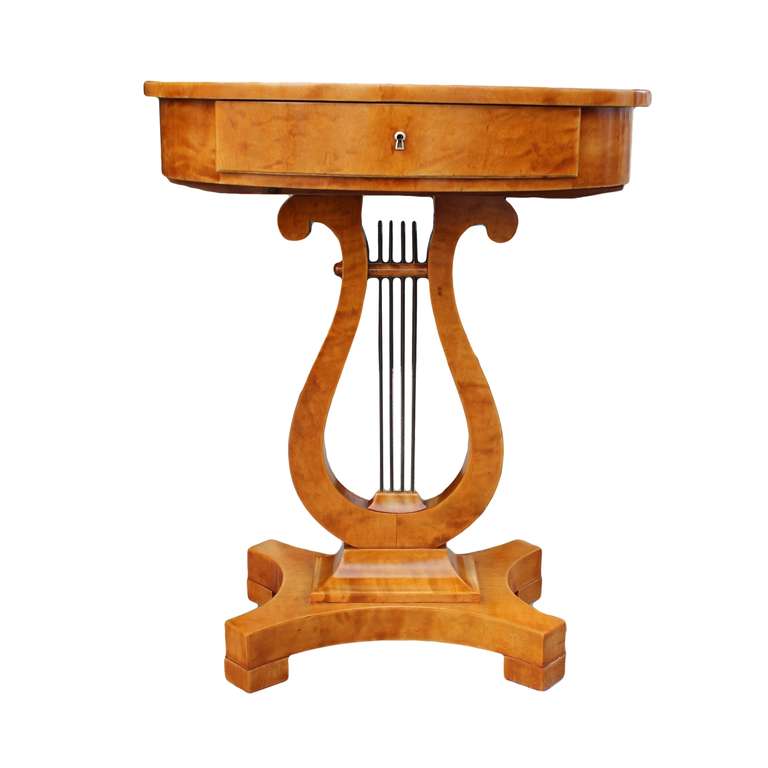 Swedish oval Neoclassical side table with lyre base In Excellent Condition In Hudson, NY