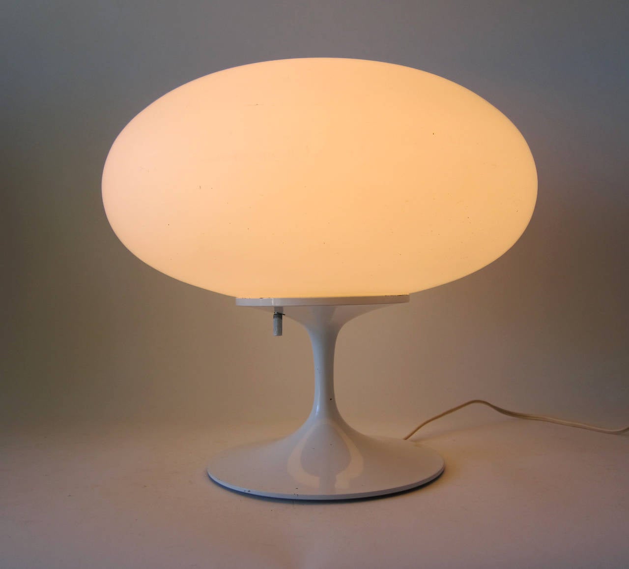 Bill Curry for Design Line stemlite lamp made in El Segundo California, circa 1960s. Lamp measures 12