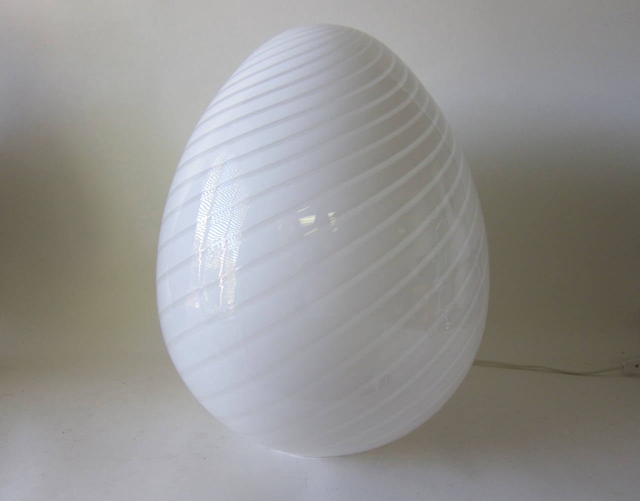 Large glass egg form lamp from Vetri of Murano, Italy. Lamp measures 16.5