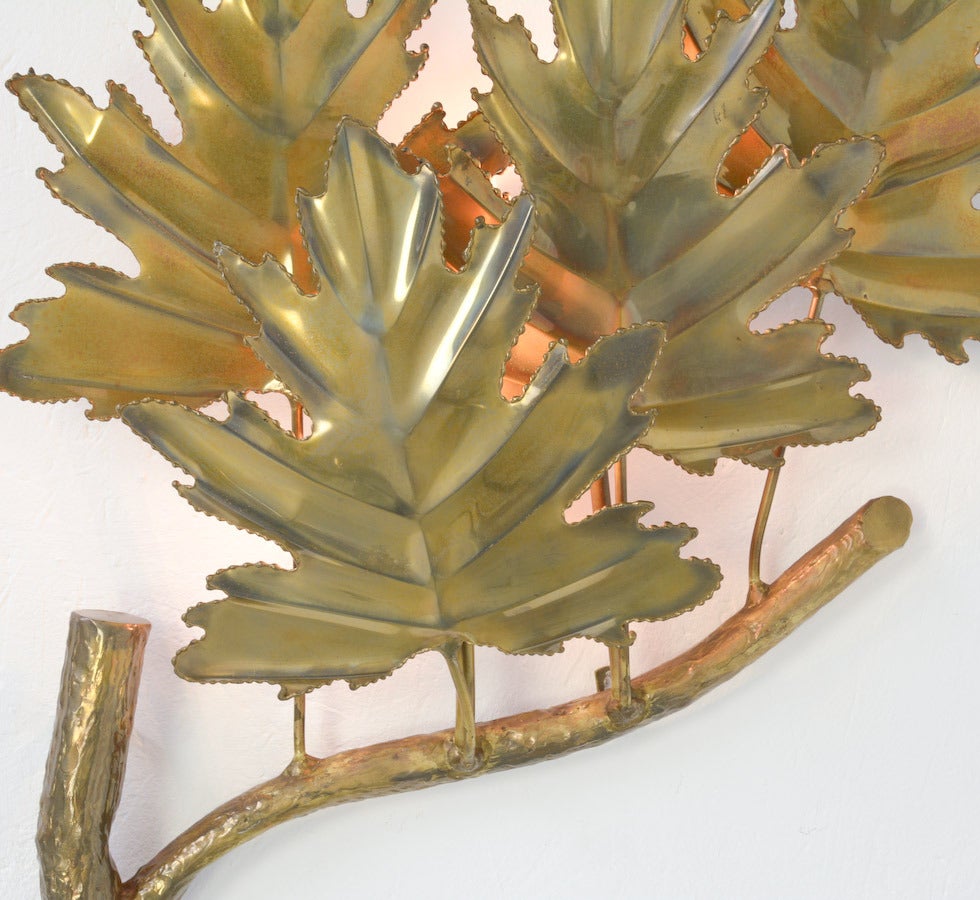 1970s Brass Wall Lamp with a Branch and Leaves In Excellent Condition In Vlimmeren, BE