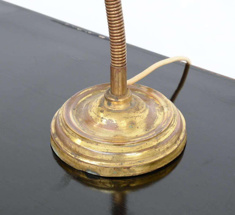 Very Early Original Brass Shell Table Lamp In Good Condition In Vlimmeren, BE