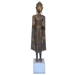 Importante statue thaïlandaise en bronze doré du début du 18ème siècle représentant un Bouddha debout