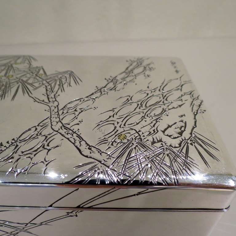 Fine Antique Meiji Period Japanese Silver and Wood Box In Excellent Condition In Torino, IT