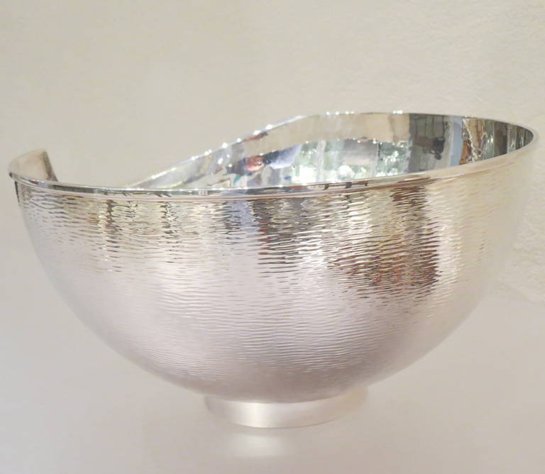 Silver plated bowl with irregular contour, Italian design made in Italy.