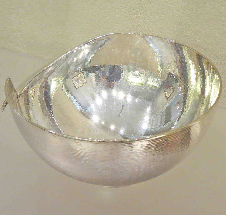 Silver Plated Large Bowl with Irregular Contour, Italy In Excellent Condition For Sale In Torino, IT