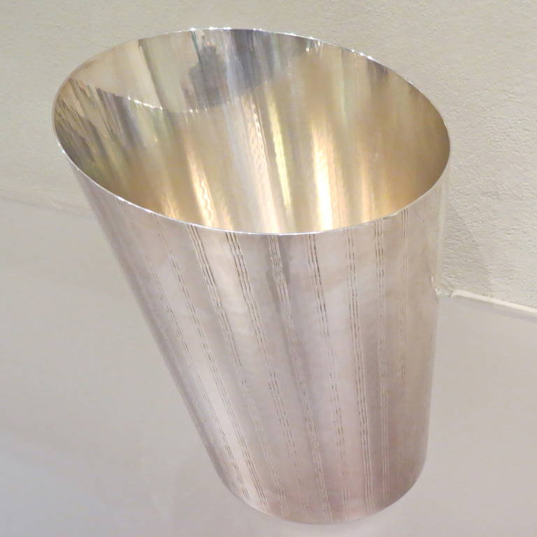 Modern Silver Plated Hand-Hammered Champagne Bucket For Sale