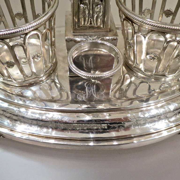 Französische neoklassizistische französische Ölkreuztruhe aus Silber und geschliffenem Glas im Stil Französischer Zeitalter, Paris, 1787 (18. Jahrhundert und früher)