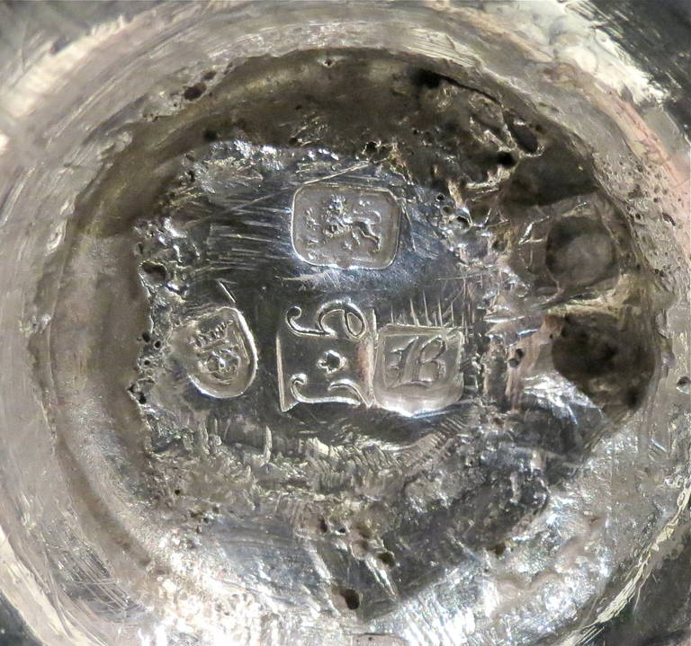 Caja para el té de plata de ley inglesa de Jorge II, Londres, 1757 en Excelente estado para la venta en Torino, IT