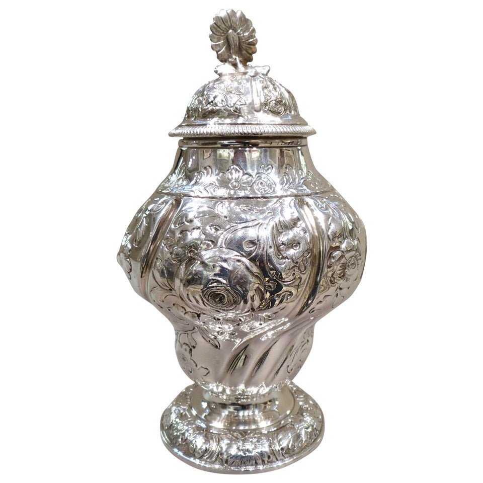 Caja para el té de plata de ley inglesa de Jorge II, Londres, 1757