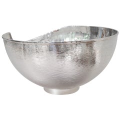 Grand bol en métal argenté avec contour irrégulier, Italie