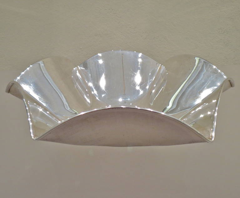 Sterling Silver Flower Shape Bowl, Made by Jona, Italy (Small Version) In Excellent Condition For Sale In Torino, IT