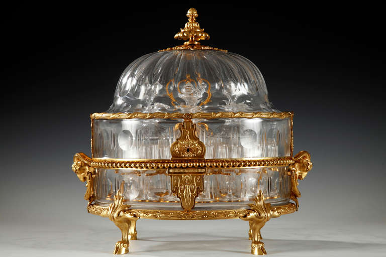 Baccarat 
Crystal Manufacture
for
“L’Escalier de Cristal”
Designer & Art objects Editor

A fine liquour casket

France
Circa 1860
Height : 38 cm (15 in.) ; Width: 37 cm (14 1/2 in.) ; Depth : 27 cm (10 2/3 in.) 

A large oval liquour