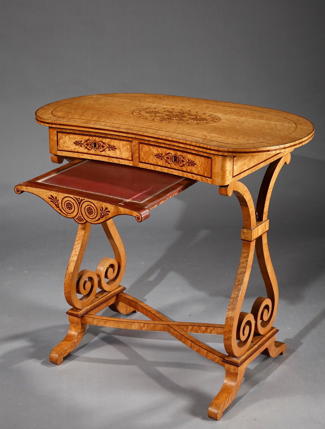 Early 19th Century Lemonwood and Amaranth Writing Table In Good Condition For Sale In Paris, FR
