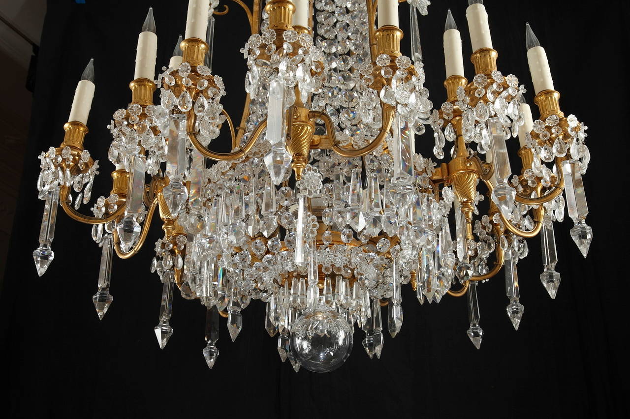 19th Century Baccarat Crystal and Gilt Bronze Chandelier In Good Condition For Sale In Paris, FR