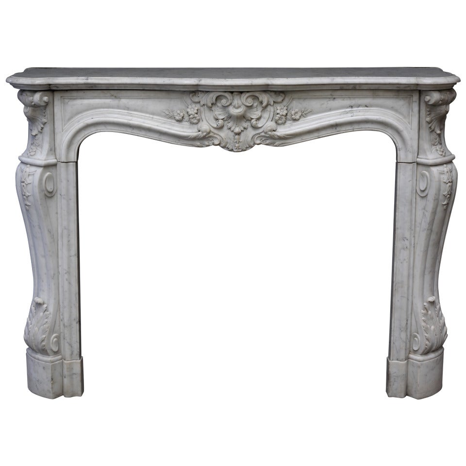 French Louis XV Style Carrara Marble Chimney Mantelpiece, circa 1880 For Sale
