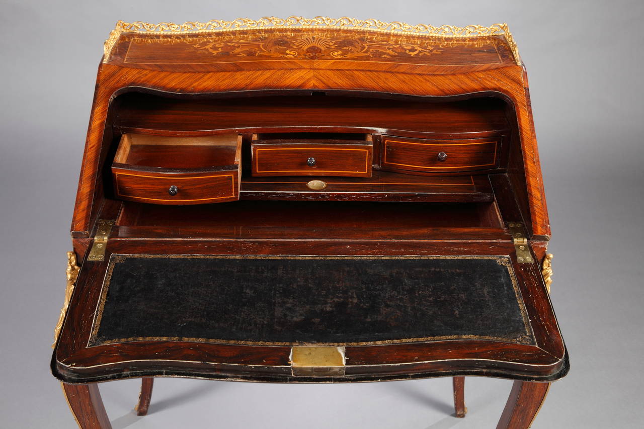 French Louis XV Style Parquetry Lady Desk, circa 1880 For Sale 1
