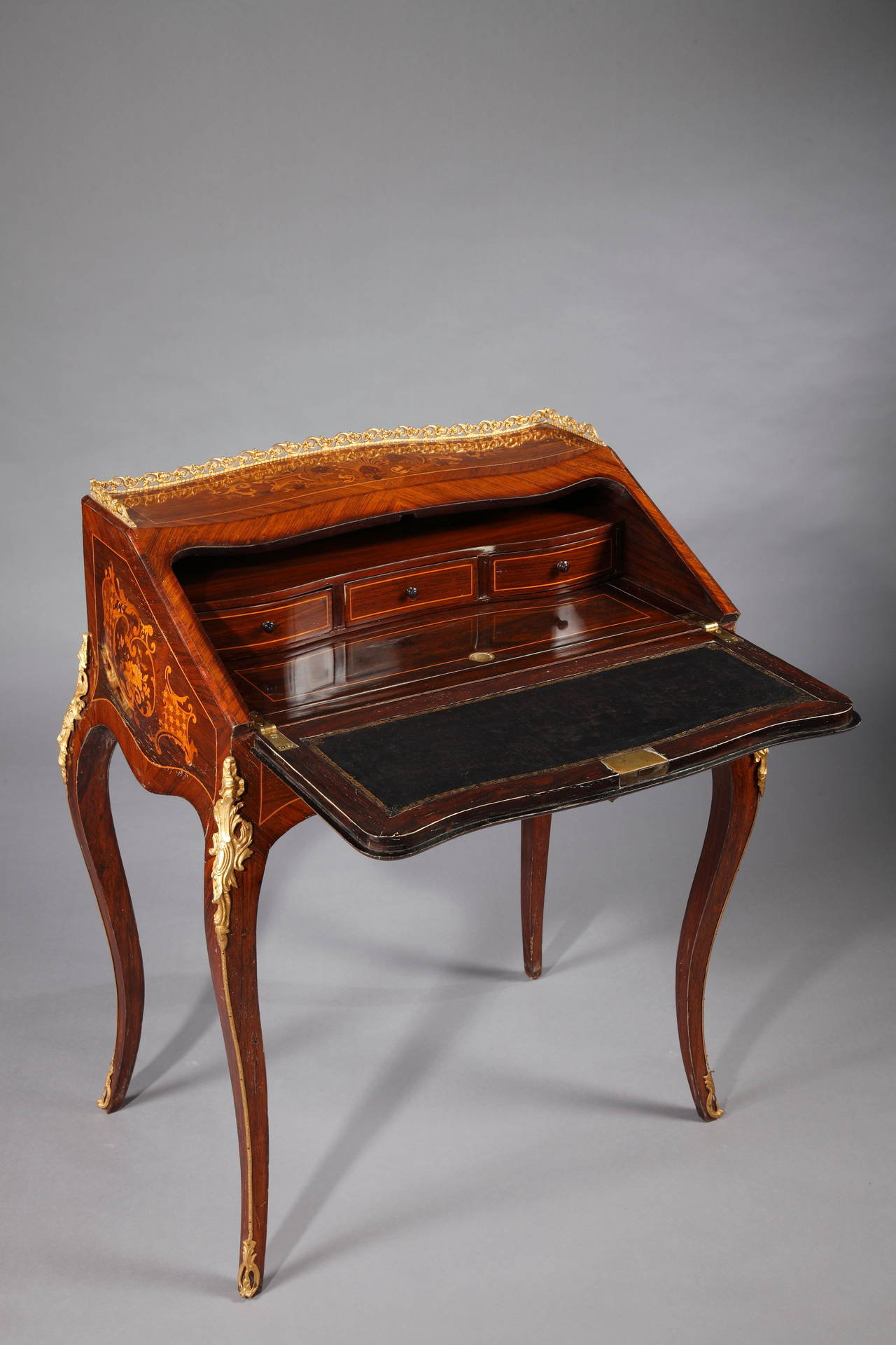 French Louis XV Style Parquetry Lady Desk, circa 1880 For Sale 3