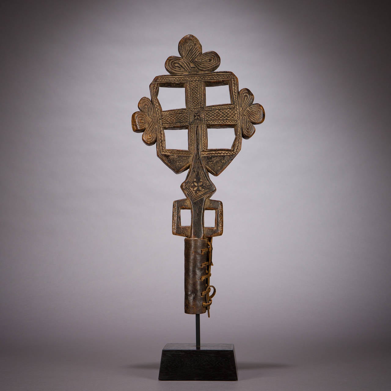 Croix de procession du 17ème siècle, main de procession, Éthiopie