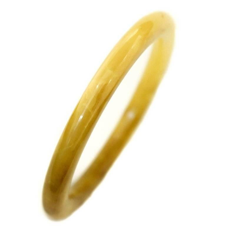 Art Deco, Pale Marbled Buttercscotch Bakelite Vintage Bangle For Sale