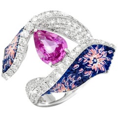 Anillo de Cóctel Oro Blanco Diamantes Zafiro Rosa Micromosaico Decorado a Mano
