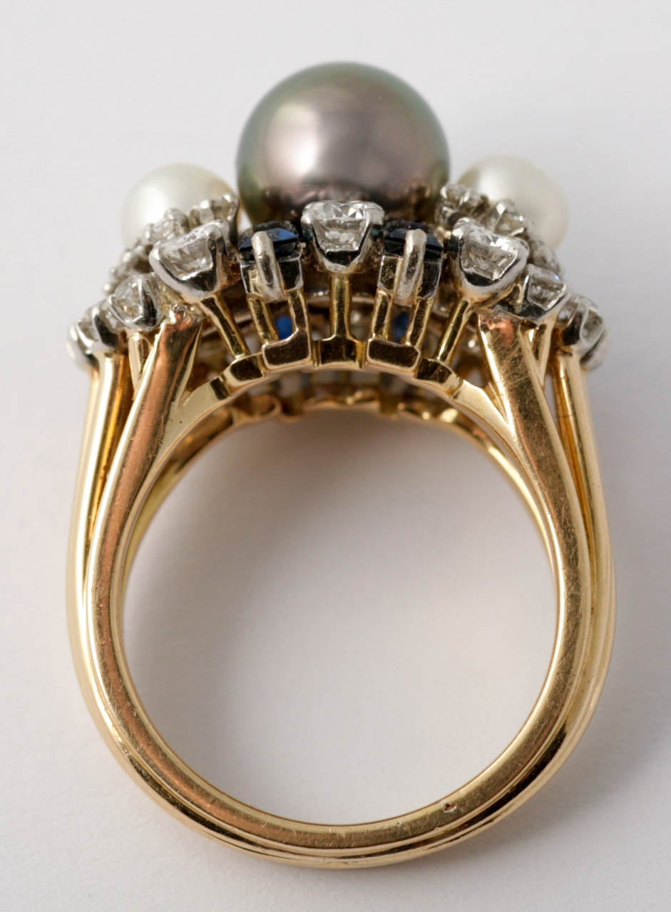 18 Karat Yellow Gold Diamond Sapphire Pearl Gem Set Cocktail Ring im Angebot 1