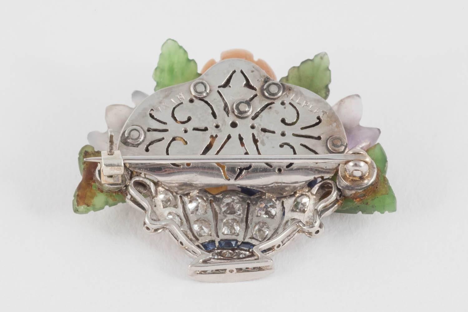 Basket Carved Agate White Diamond Platinum Flowers Brooch In Excellent Condition For Sale In London, GB