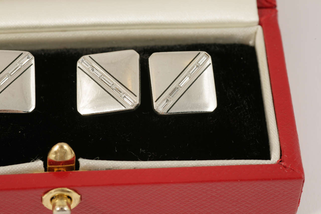Platinum Cufflinks with Diamonds in a Black Enamel Border, American circa 1930 In Good Condition For Sale In London, GB