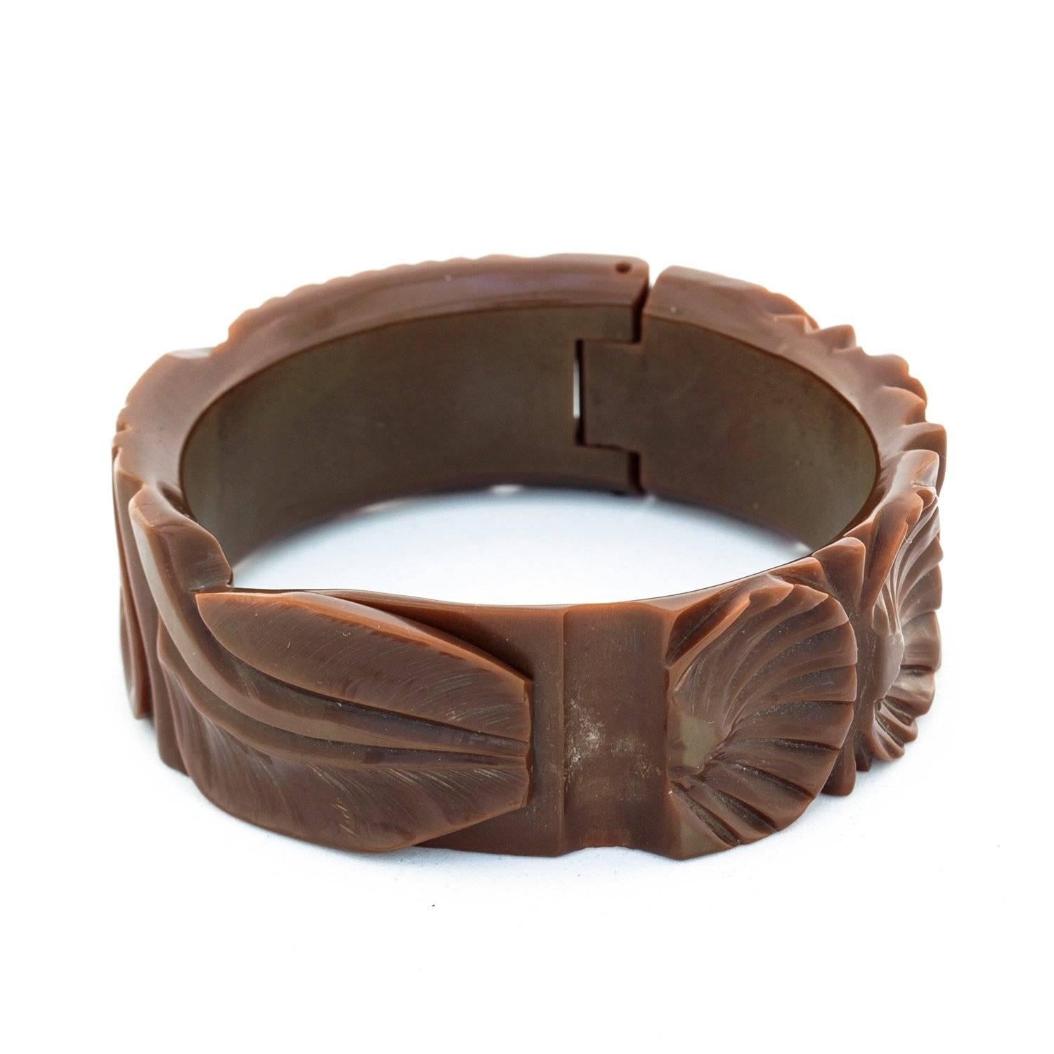 Women's Vintage Hand-Carved Milk Chocolate Colored Bakelite Bangle For Sale