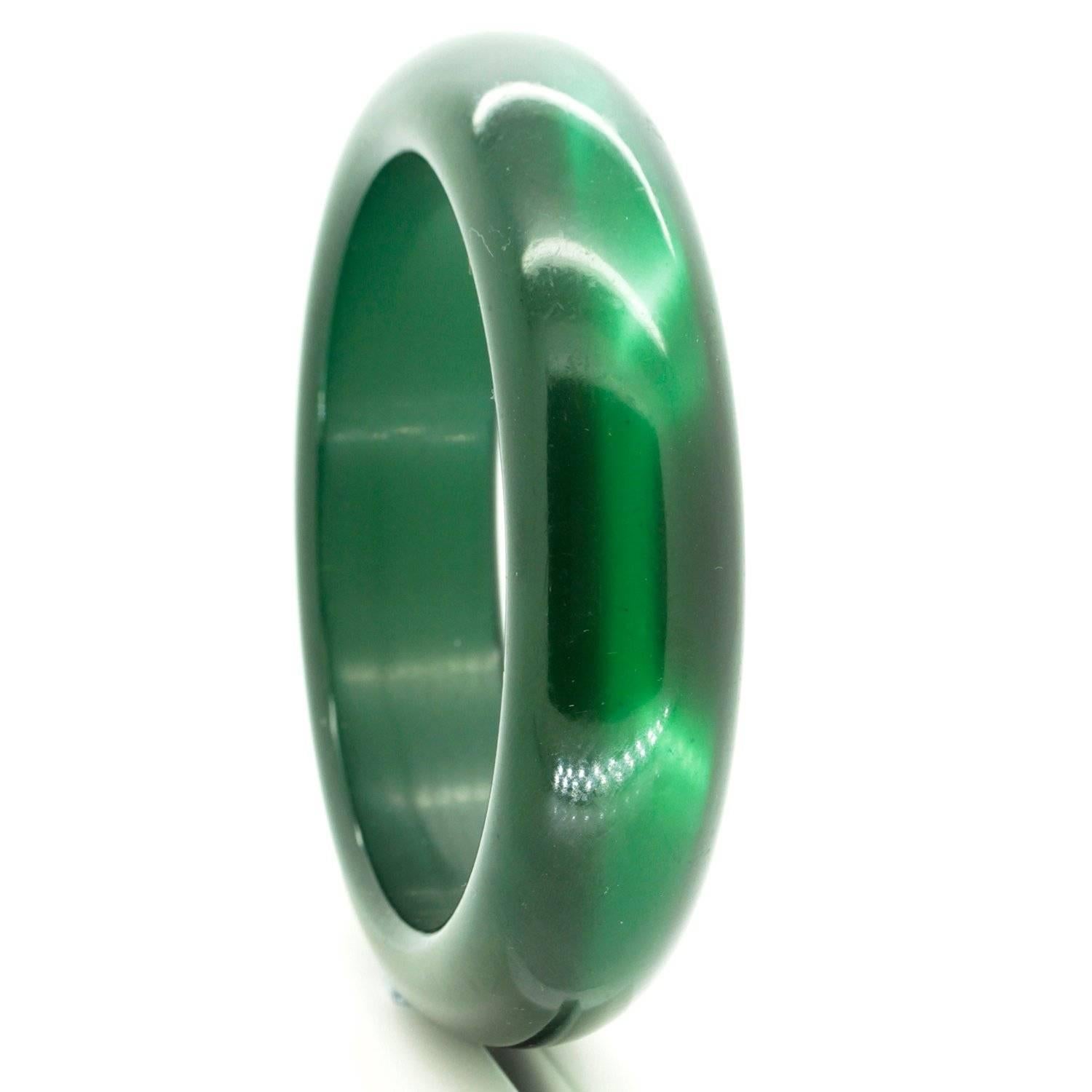 Women's Retro Vintage Lucite Deep Emerald Green with Moonglow Finish Bangle For Sale
