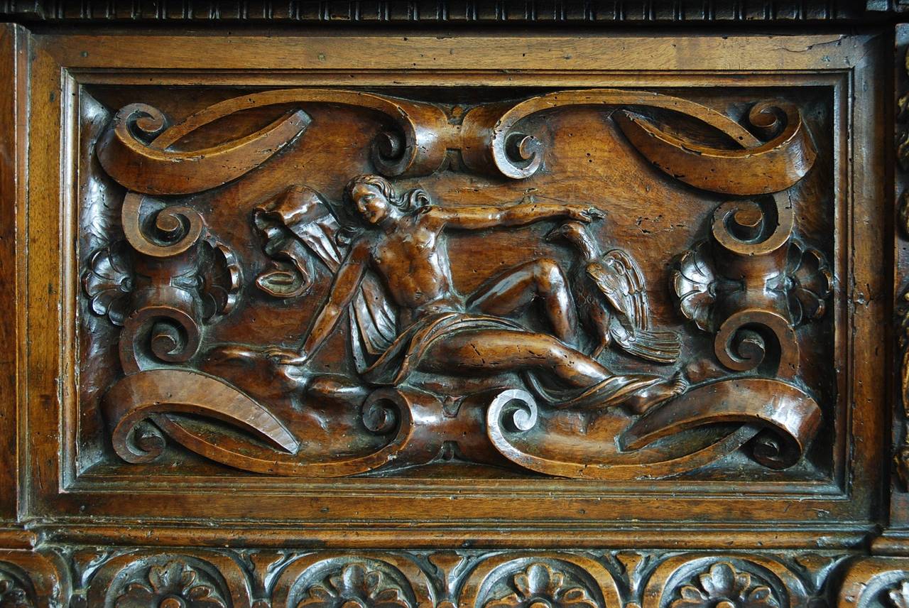 18th Century and Earlier Italian Late 16th Century Walnut Cassone