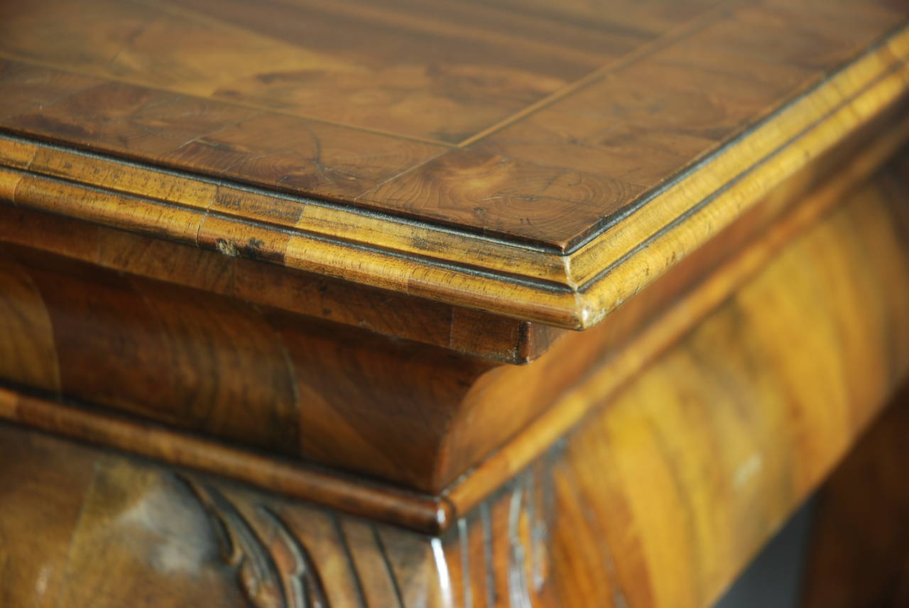 queen anne table