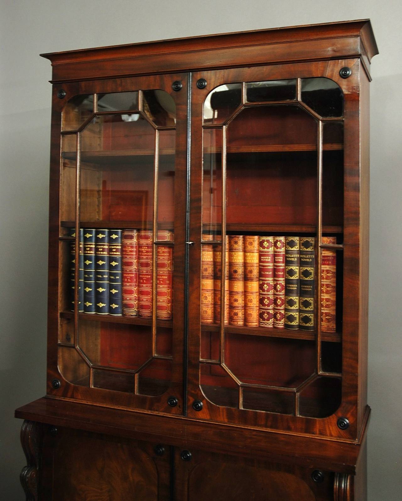 English Early 19th Century Mahogany Glazed Bookcase For Sale