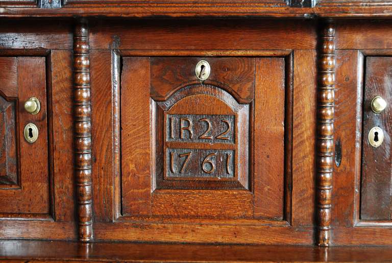 Mid-18th Century Welsh Oak 'Tridarn' Three Part Cupboard of Superb Patina For Sale 2