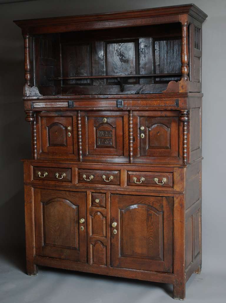 Mid-18th Century Welsh Oak 'Tridarn' Three Part Cupboard of Superb Patina For Sale 1