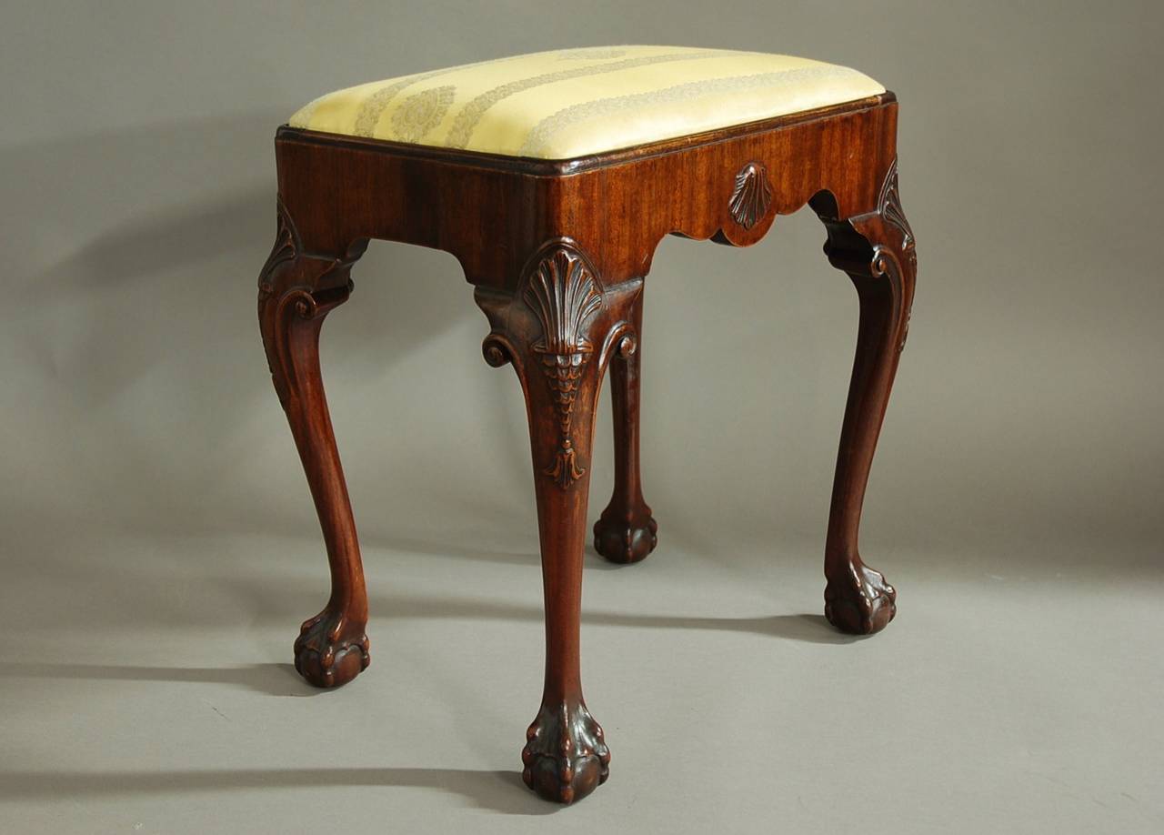 Early 20th century walnut cabriole leg stool In Excellent Condition In Suffolk, GB