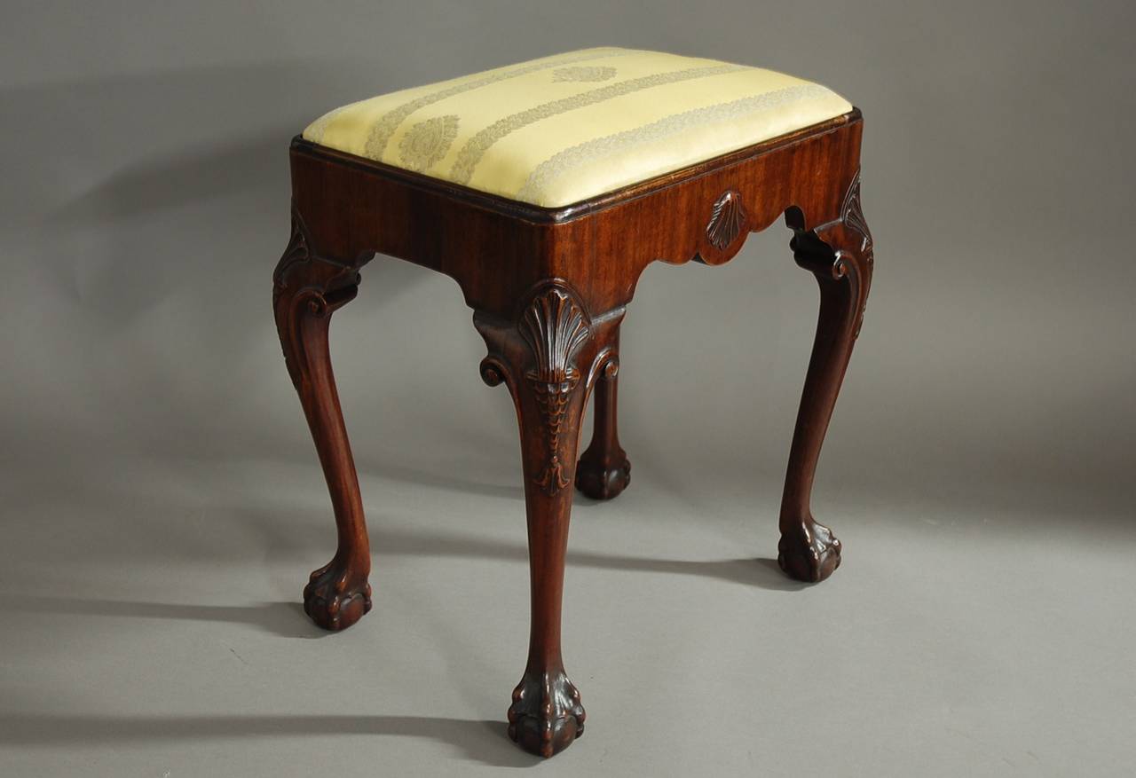English Early 20th century walnut cabriole leg stool