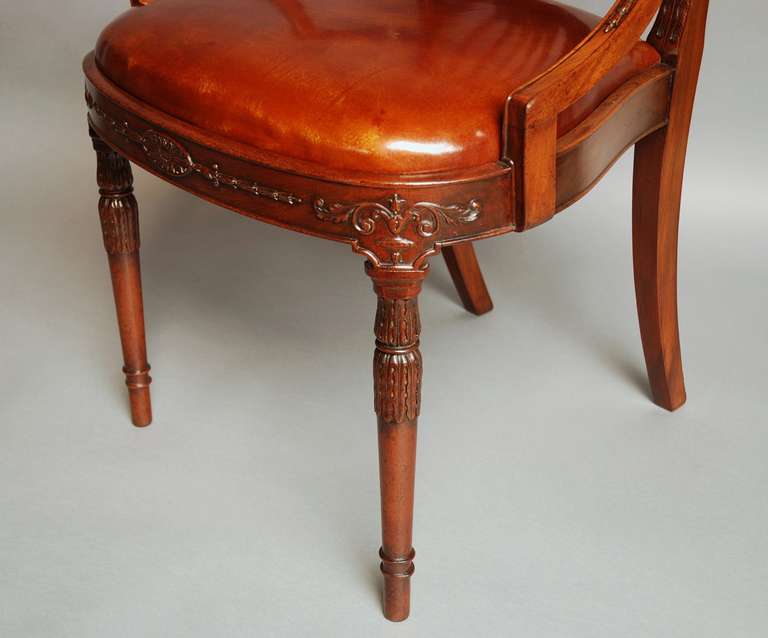 Pair of Early 20th Century Mahogany Shield-Back Chairs 5