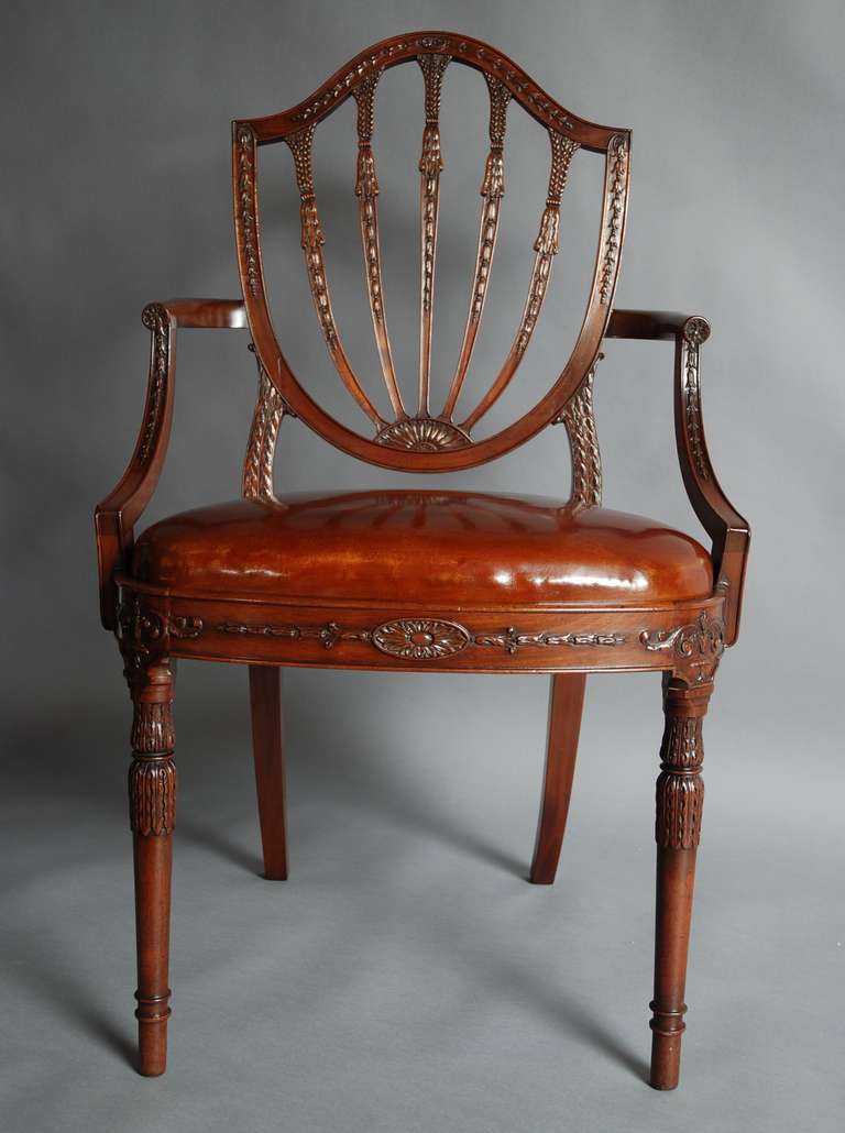 Pair of Early 20th Century Mahogany Shield-Back Chairs In Excellent Condition In Suffolk, GB