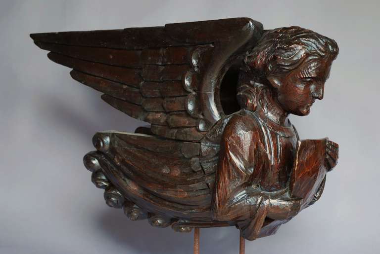 17th Century Roof Angel Pinewood Carving In Good Condition In Suffolk, GB